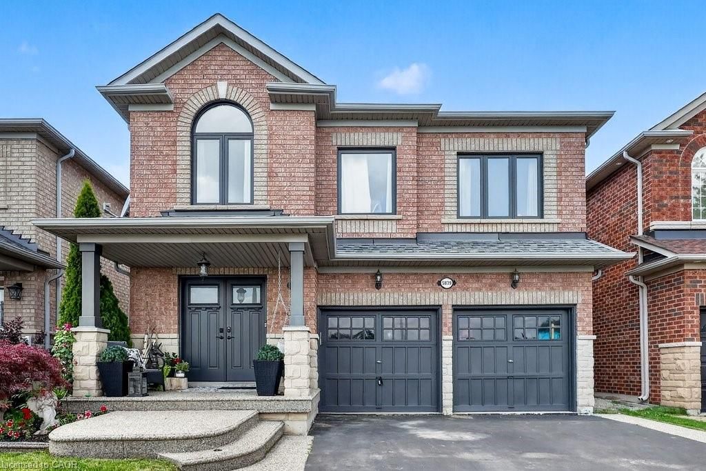 Single Family Residence sold at 5839 Sunmill Crescent, Burlington, ON, L7L 0A9 - Orchard - MLS: 40845778