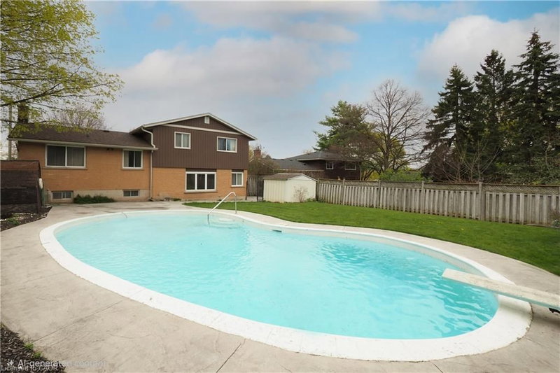 76 Cloverdale Crescent