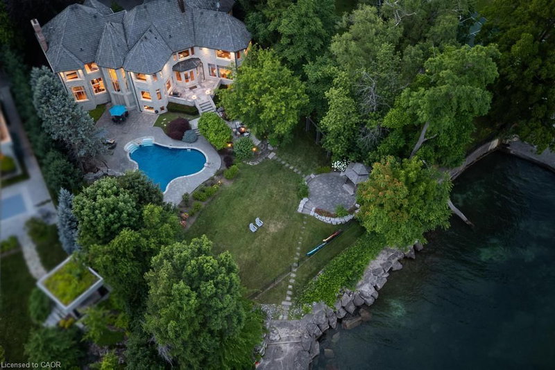4038 Lakeshore Road