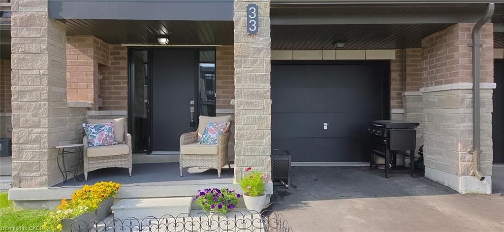 Row/Townhouse for sale at 33 Red Maple Lane, Barrie, ON, L9J 0N4 - Innishore - MLS: 40845947