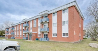 7 - 529 Parkside Drive