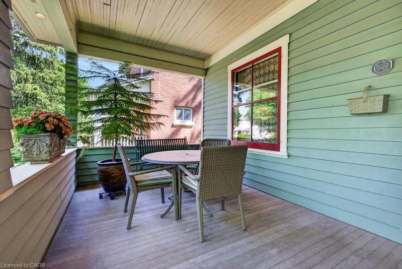 526 Burlington Avenue photo 4