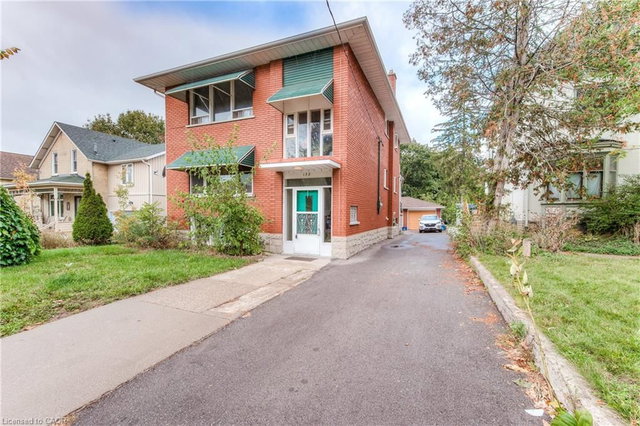 1 - 132 Allen Street E