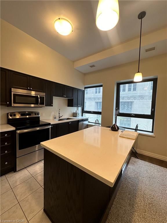 306 - 112 King Street E