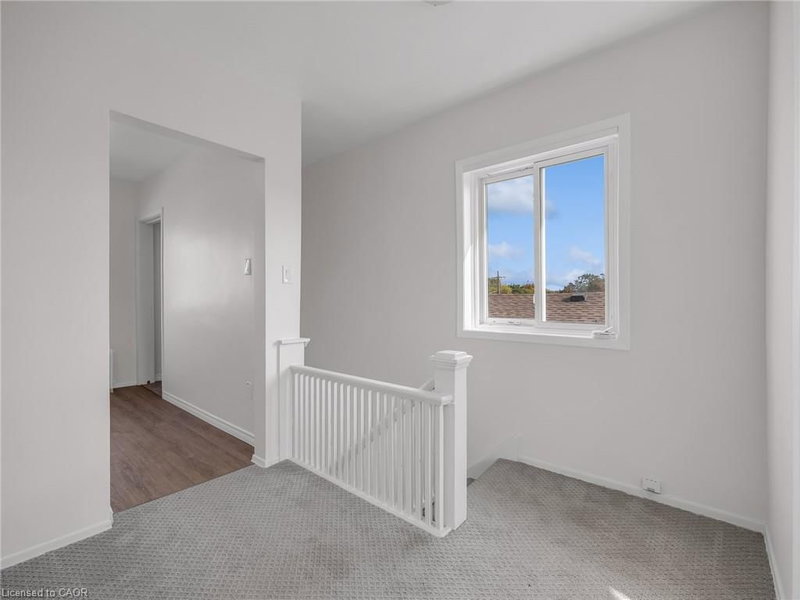 UPPER - 7 Maitland Street