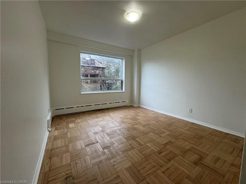 325A James Street S photo 5