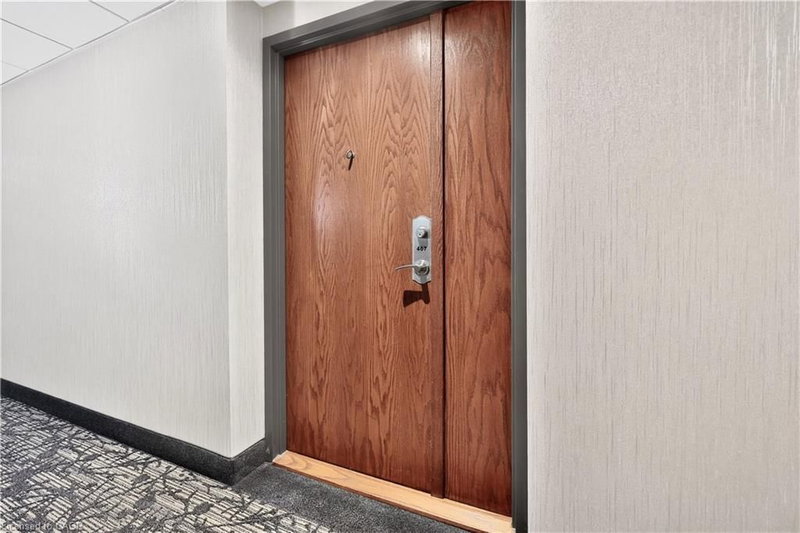 407 - 2511 Lakeshore Road W
