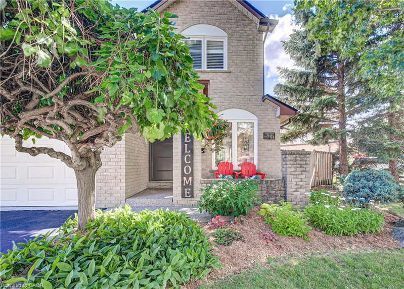 577 Hawthorne Crescent