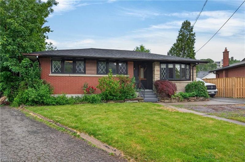 33 Kenwood Crescent