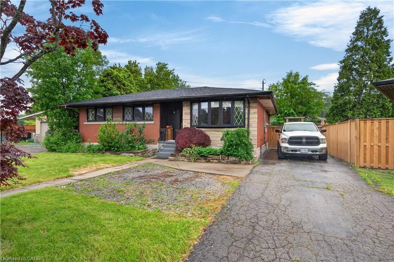 33 Kenwood Crescent