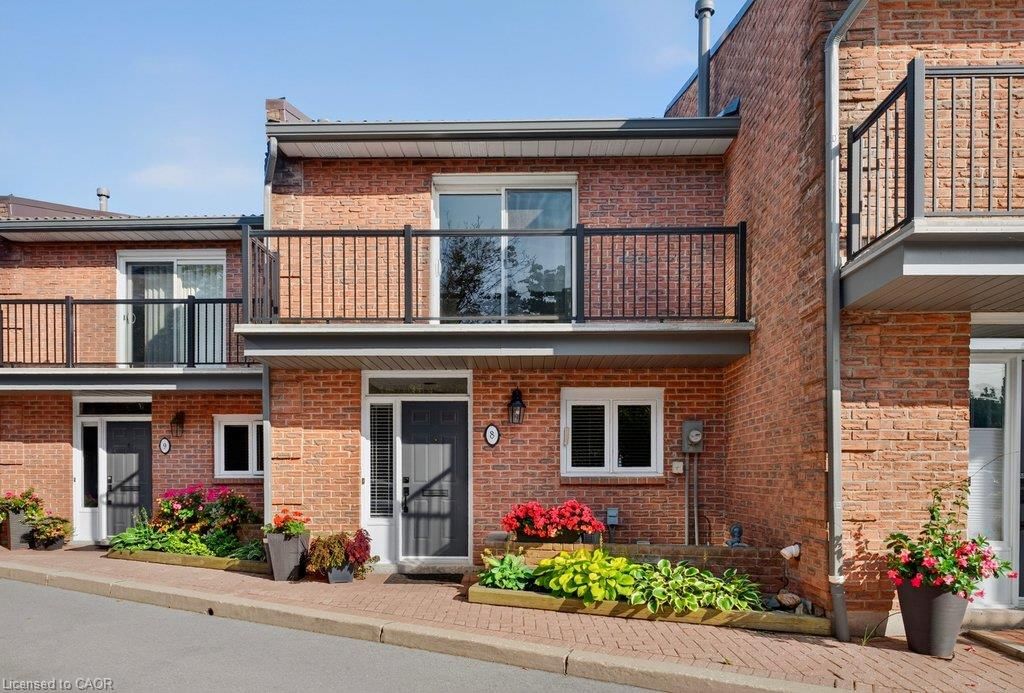 Row/Townhouse for sale at 8-2136 Old Lakeshore Road, Burlington, ON, L7R 1A3 - Central - MLS: 40846300