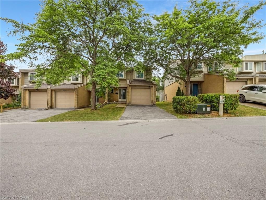 Row/Townhouse for sale at 24-29 Paulander Drive, Kitchener, ON, N2M 5L2 - Victoria Hills - MLS: 40846304