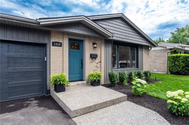 1414 Dewbourne Crescent