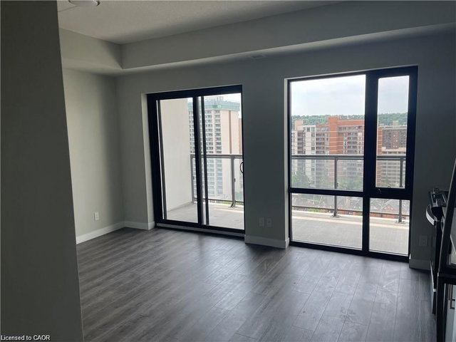 1501 - 15 Queen Street S