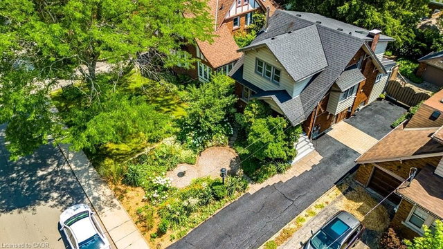100 Dalewood Crescent