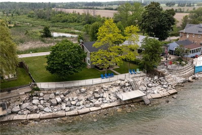 2118 Lakeshore Road