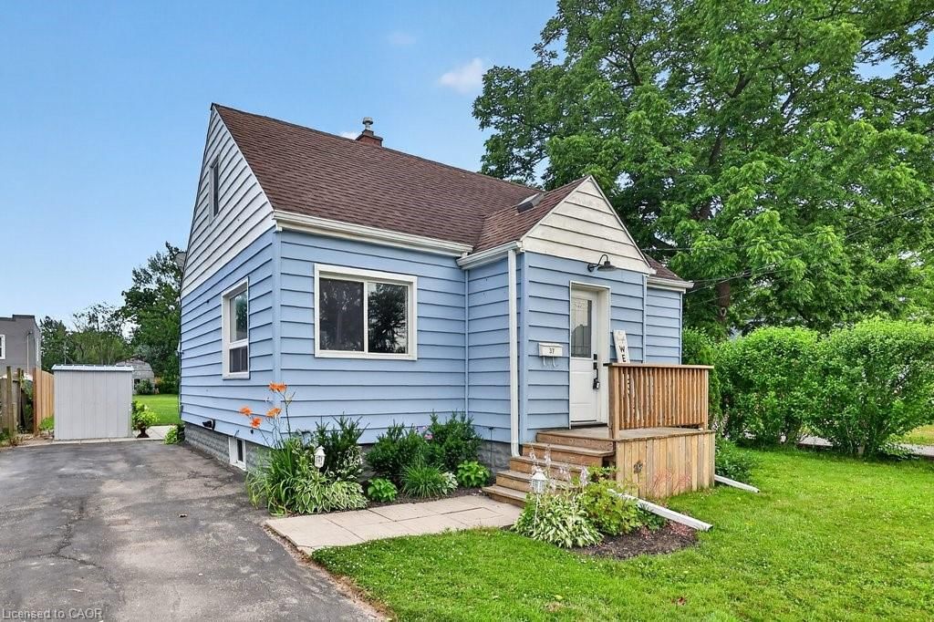 Single Family Residence for sale at 37 Thorold Road, Welland, ON, L3C 3T5 - Prince Charles - MLS: 40846759
