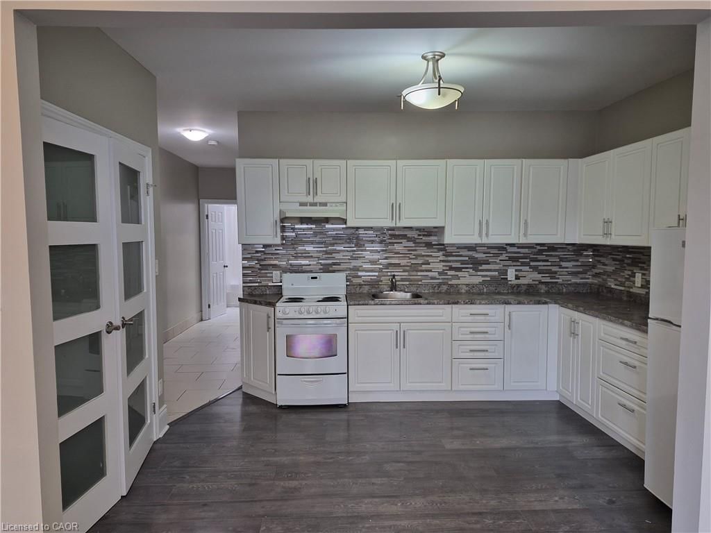 2 - 181 King Street E 4