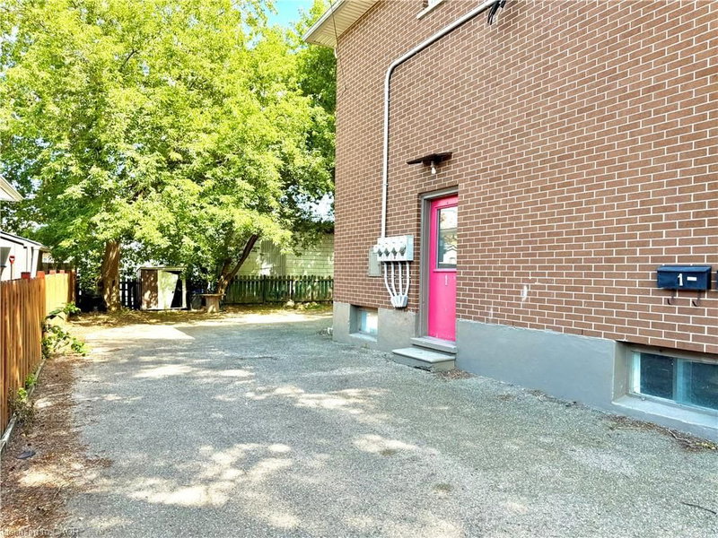 3 - 62 Bond Street