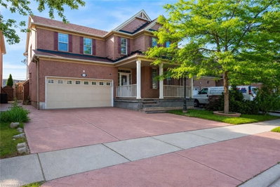 8 Gander Crescent