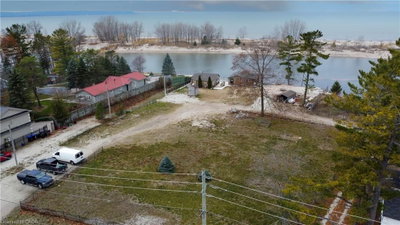 B - 326 River Road E