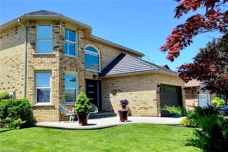 6 Regal Drive