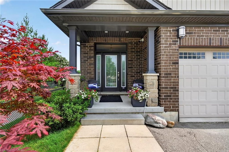 516 Netherwood Crescent