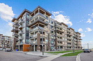 215 - 10 Esplanade Lane