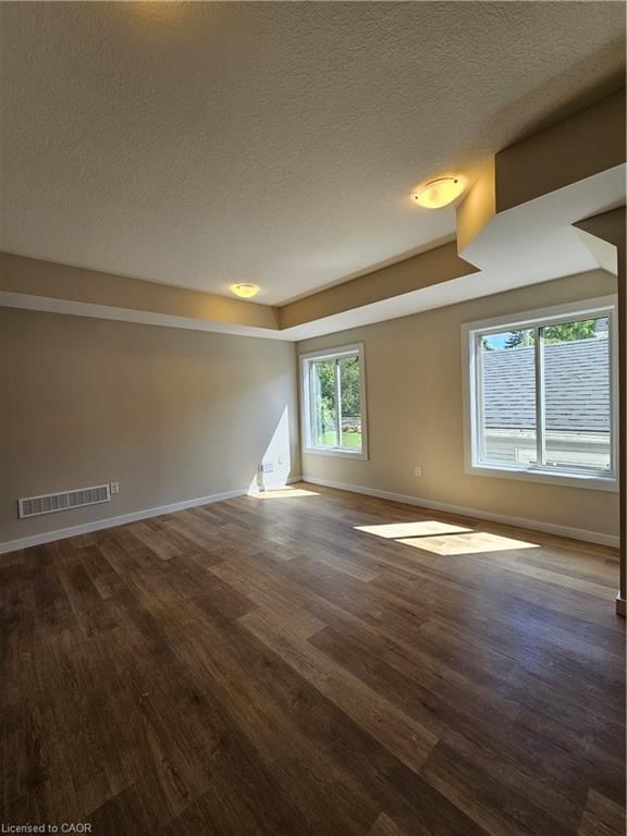 729 Dolph Street N photo 5