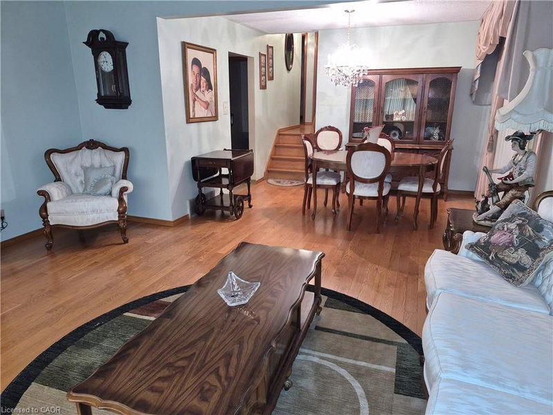 11 Fassett Avenue photo 5
