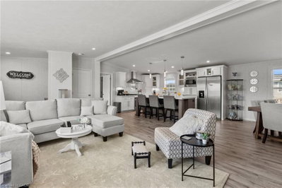 13 Hickory Hollow