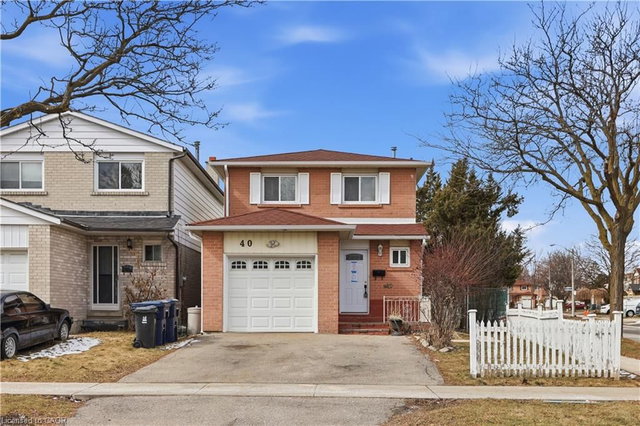 40 Glen Hollow Avenue
