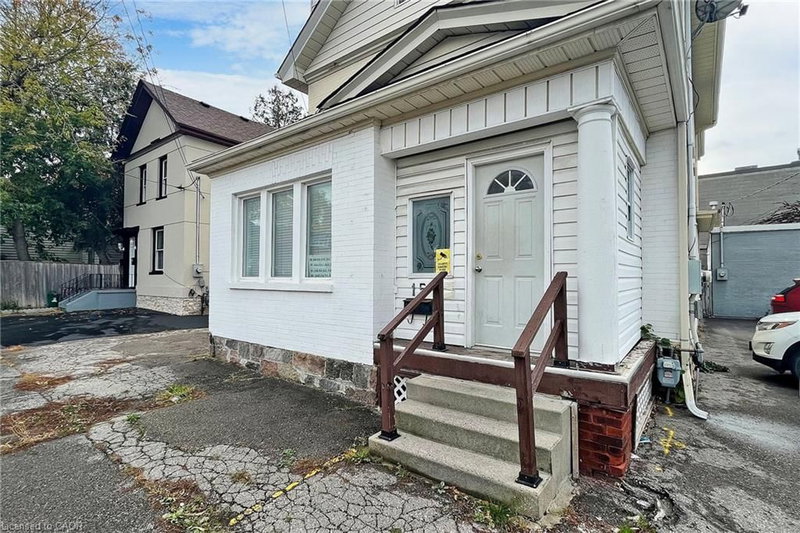15 Colborne Street E
