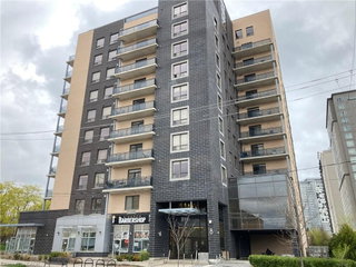 204 - 8 Hickory Street W