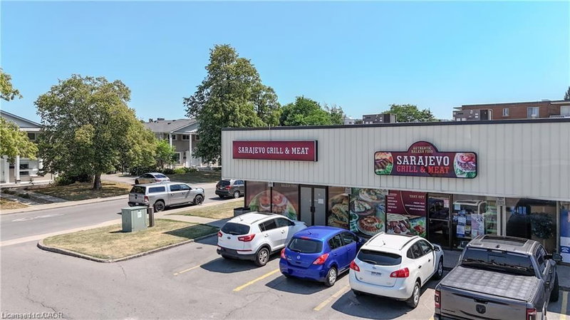 754 Queenston Road photo 1