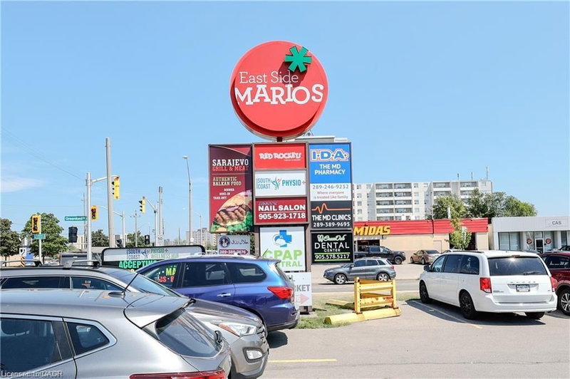 754 Queenston Road photo 3