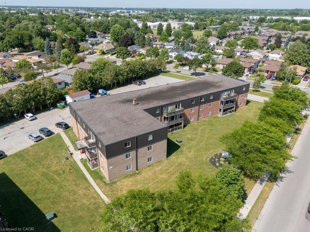 205 - 390 Admiral Drive, London 5