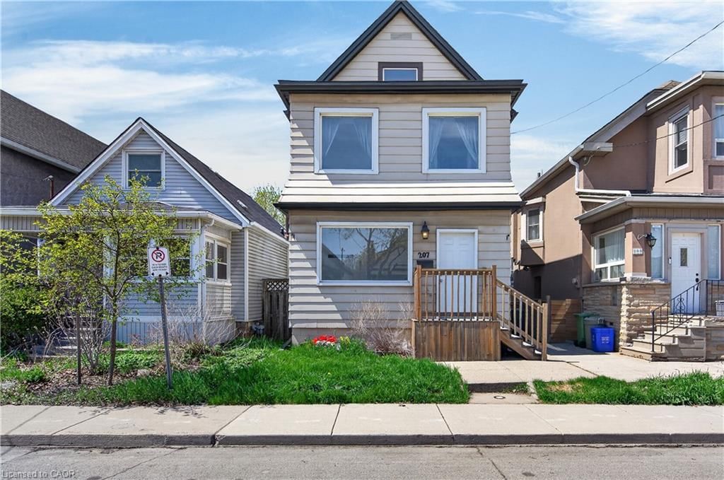 Single Family Residence for lease at 207 Rosslyn Avenue, Hamilton, ON, L8L 7P8 - Crown Point - MLS: 40847443