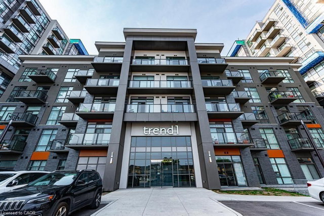 409 - 450 Dundas Street