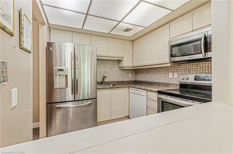 249 Major Mackenzie Drive E photo 5