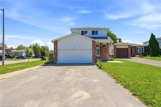 1 Mccuaig Court