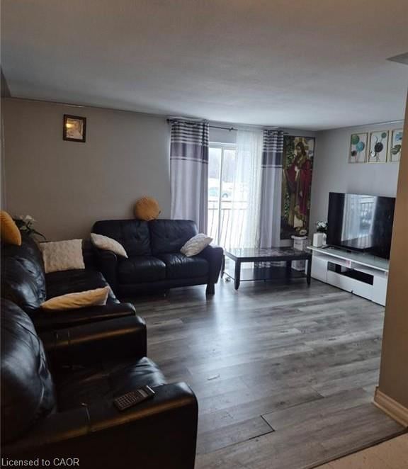 302 - 76 Brybeck Crescent