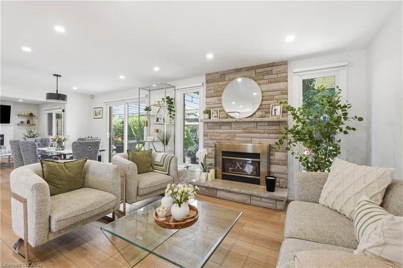 12 Cheval Drive photo 5