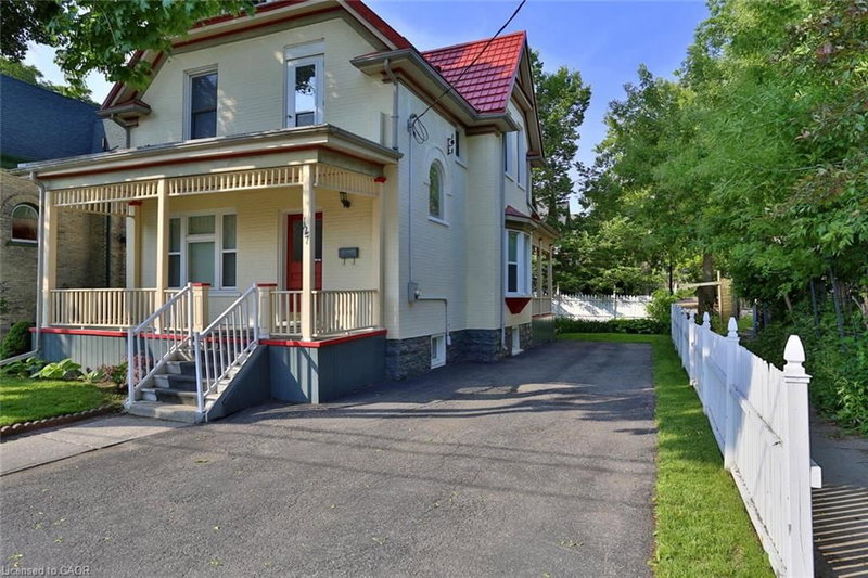 127 Duke Street E