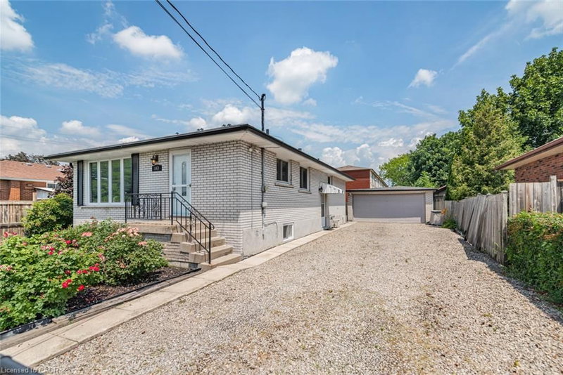 163 Britannia Avenue photo 4