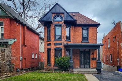 2 UPPER - 36 Erie Avenue