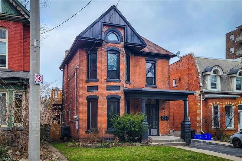 2 UPPER - 36 Erie Avenue