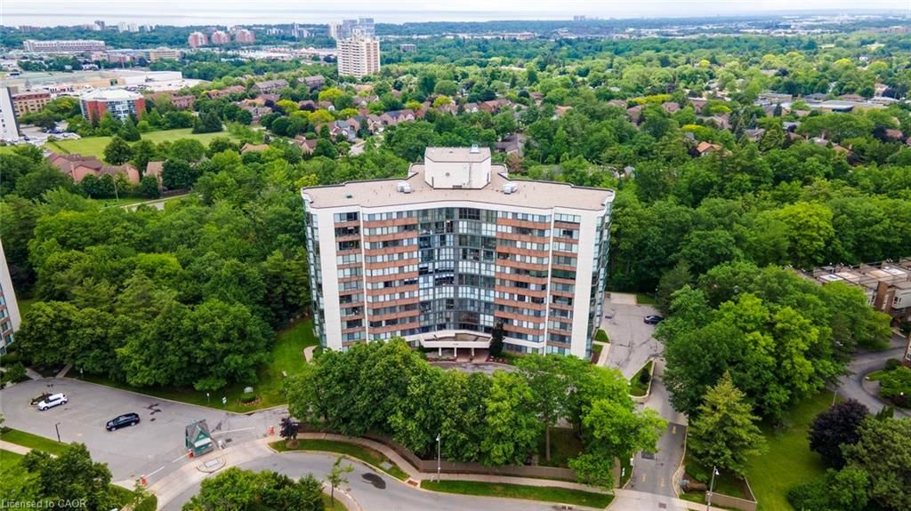 Condo/Apt Unit sold at 1006-1240 Marlborough Court, Oakville, ON, L6H 3K7 - CP College Park - MLS: 40848222