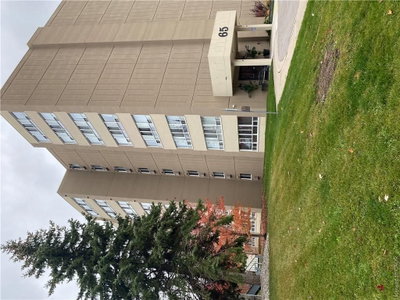 201 - 65 Highland Crescent