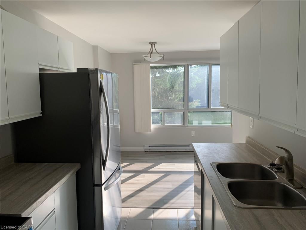 201 - 65 Highland Crescent, Kitchener 4